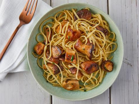 Linguine with Trumpet Mushroom "Scallops"