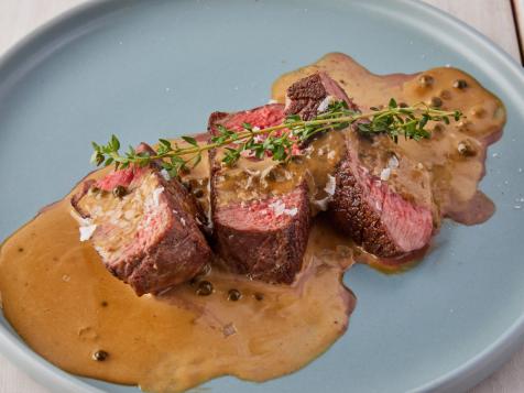 Steak au Poivre (Filet in Green Peppercorn Sauce)