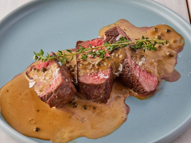 Steak au Poivre (Filet in Green Peppercorn Sauce) Recipe