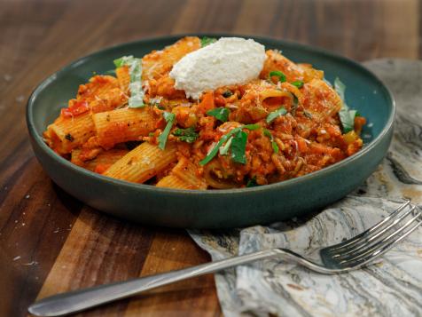 Chicken Bolognese with Rigatoni