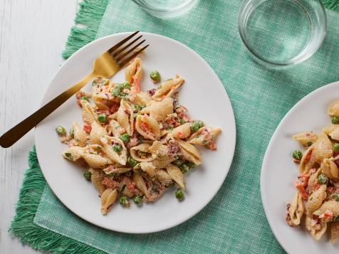Creamy Pasta Salad with Bacon and Peas