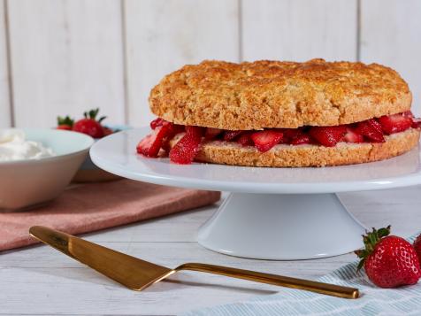 This Fuss-Free Strawberry Shortcake Is the Only One I'll Make from Now On
