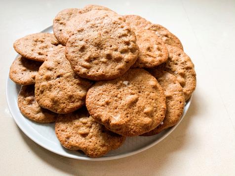 Chewy Maple Pecan Cookies