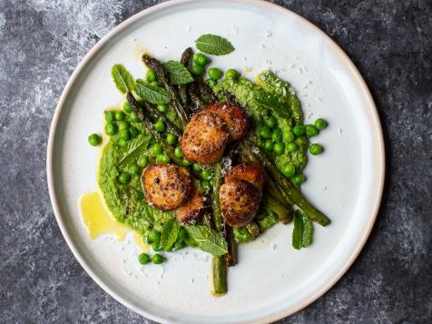 Scallops with Green Peas and Asparagus
