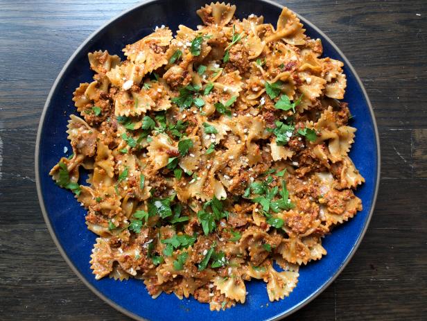 Bow Tie Pasta with Sun-Dried Tomato Pesto Recipe | Catherine McCord | Food  Network