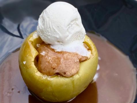 10-Minute Ginger Cake "Baked" Apples