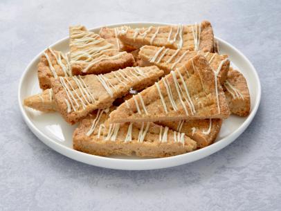 Eggnog Shortbread Cookies-image