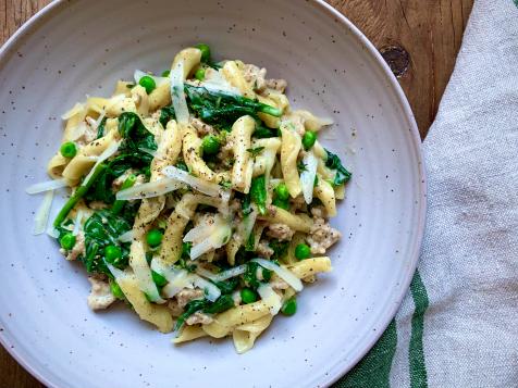 Creamy Ground Turkey, Spinach and Pea Pasta