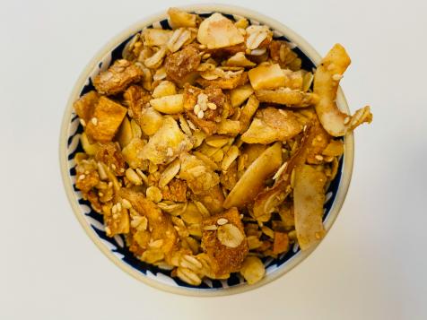Crunchy Golden Tropical Granola