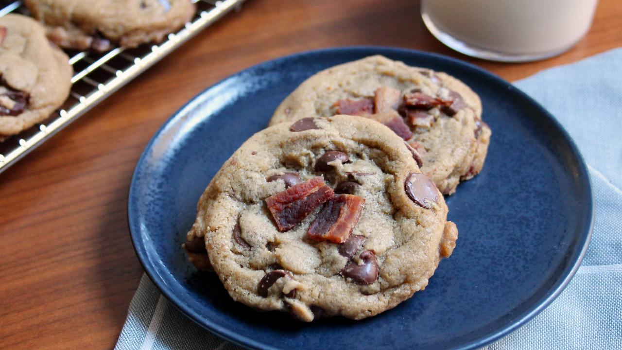 Bacon Grease Chocolate Chip Cookies - Laughing Rooster Eats