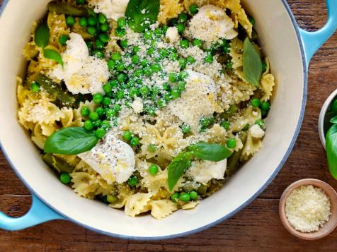 One-Pot Pasta with Asparagus and Ricotta
