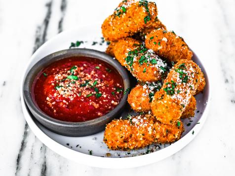 Mini Mozzarella Sticks with Marinara Dipping Sauce