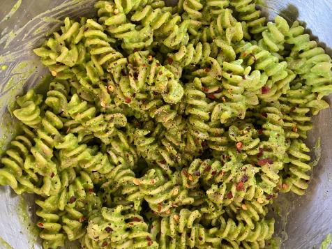 Pasta with Vegan Arugula Avocado Sauce