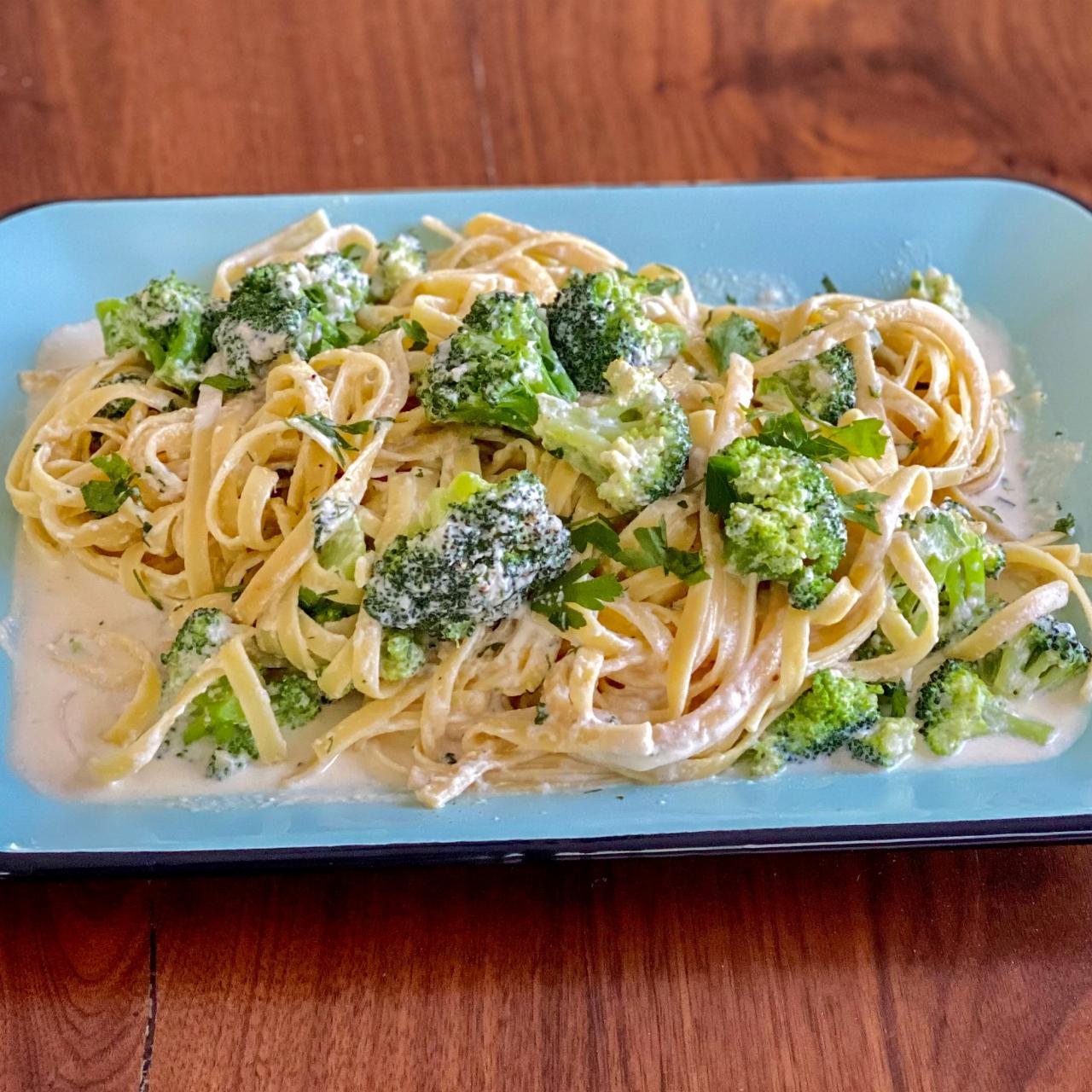 Broccoli alfredo pasta deals