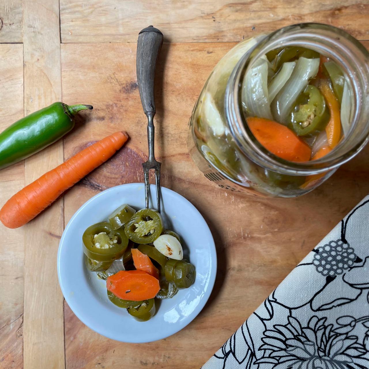 Easy Pickled Jalapeños: Mexican-inspired, No Canning Needed!