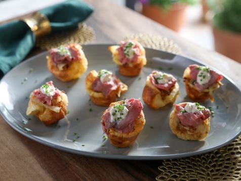 Mini Yorkshire Puddings with Roast Beef and Quick Caramelized Onions