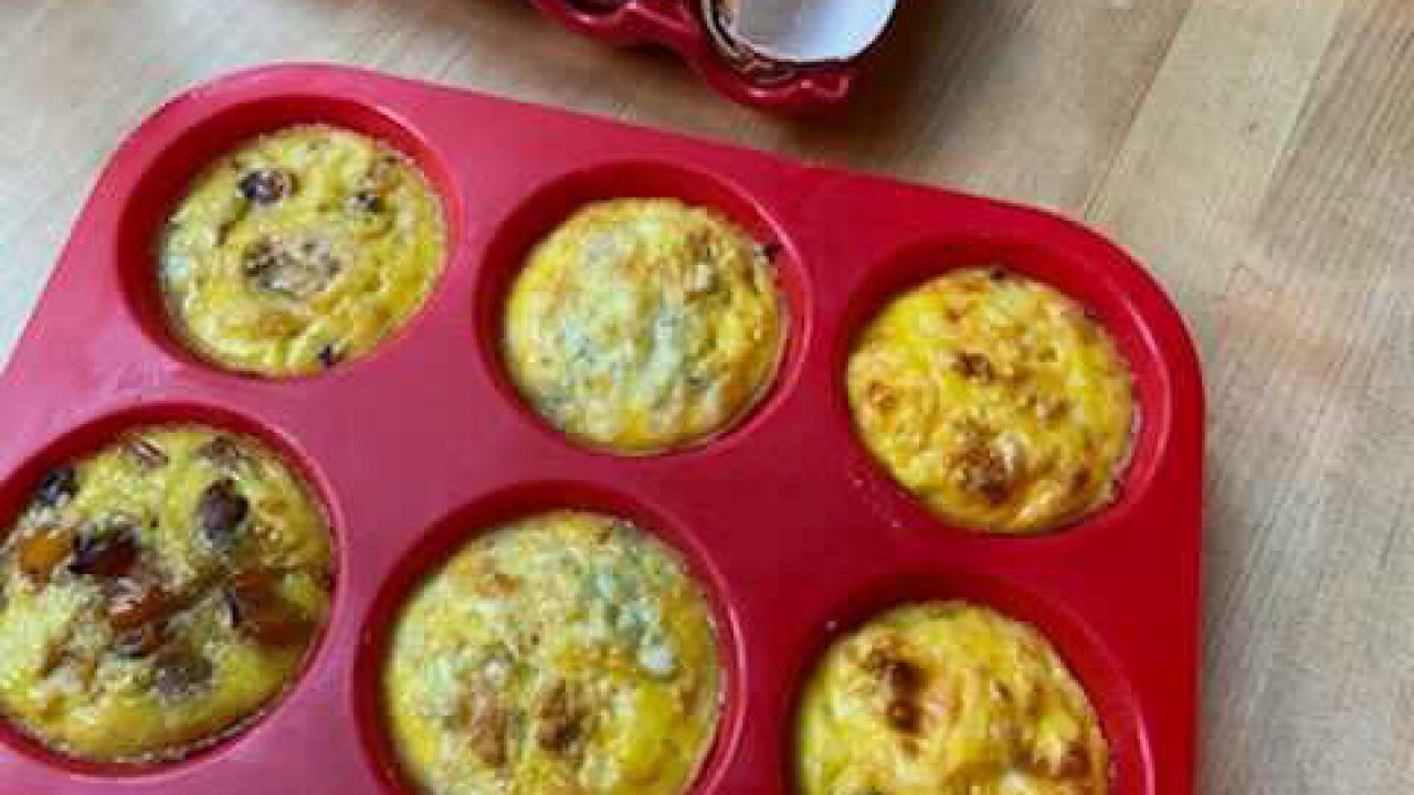 Giant Cupcake Pan - Baking Bites