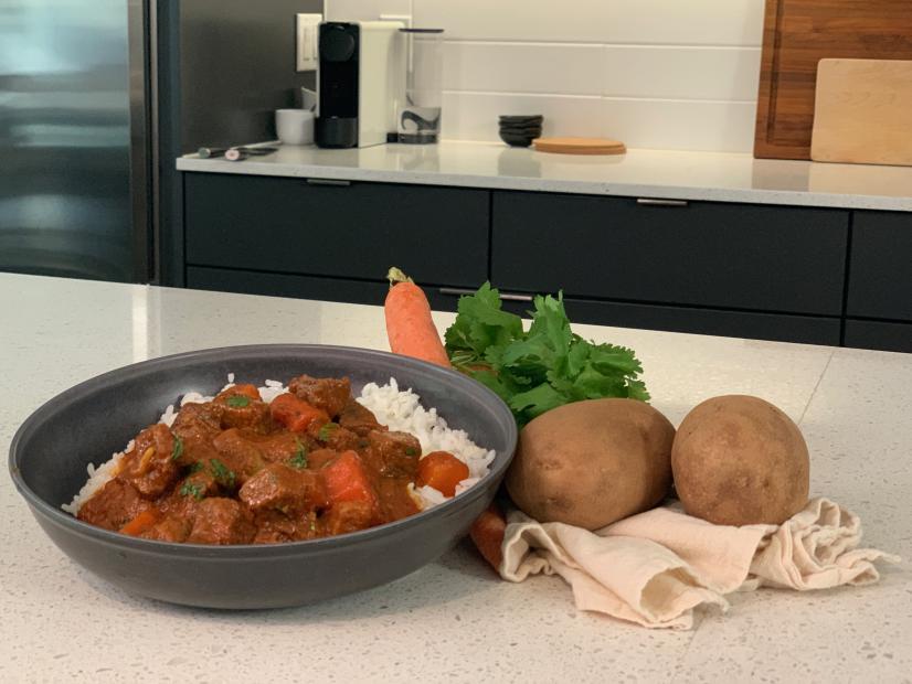 Yia Medina makes Carne Guisada, as seen on her Puerto Rican Cooking Course on Food Network Kitchen.