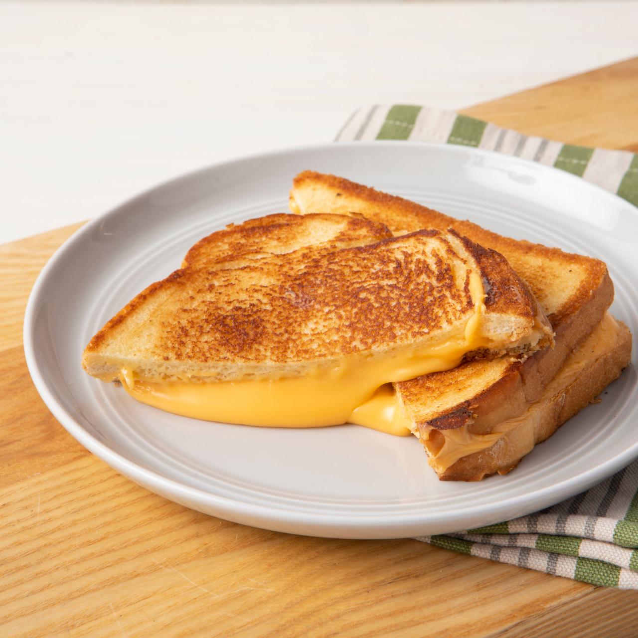 Grilled Cheese Sandwich Recipe (VIDEO) 