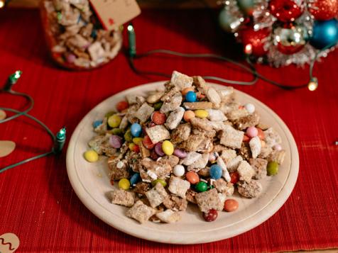 Gingerbread Snack Mix