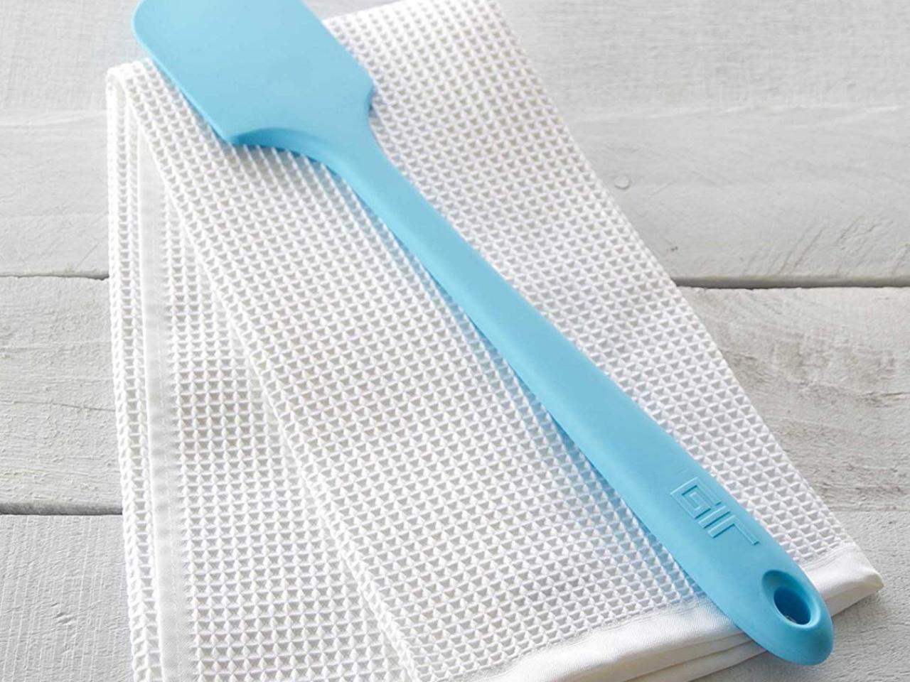 https://food.fnr.sndimg.com/content/dam/images/food/products/2018/12/20/rx_gir-get-it-right-silicone-spatula.jpeg.rend.hgtvcom.1280.960.suffix/1545349006189.jpeg