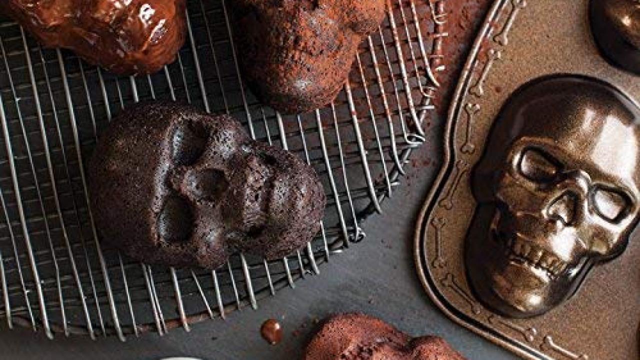 Chocolate Skull Cake - the ultimate Halloween dessert recipe