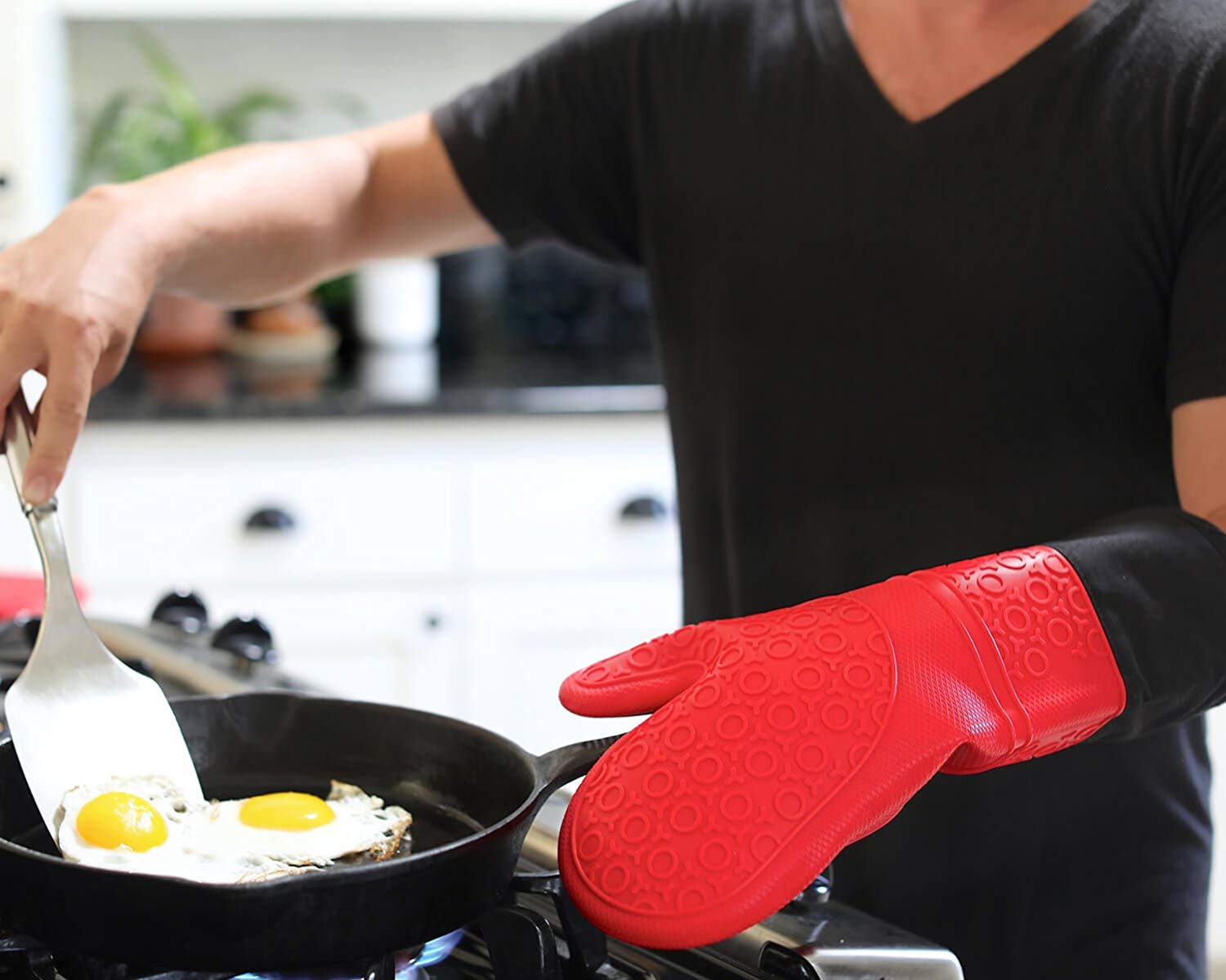 J&A MARTS Oven Gloves Heat Resistant Double Ovens Mitt With Non-Slip Silicone Design For Perfect Grip Baking Black Grilling Potholders For Kitchen Barbecue Cooking 