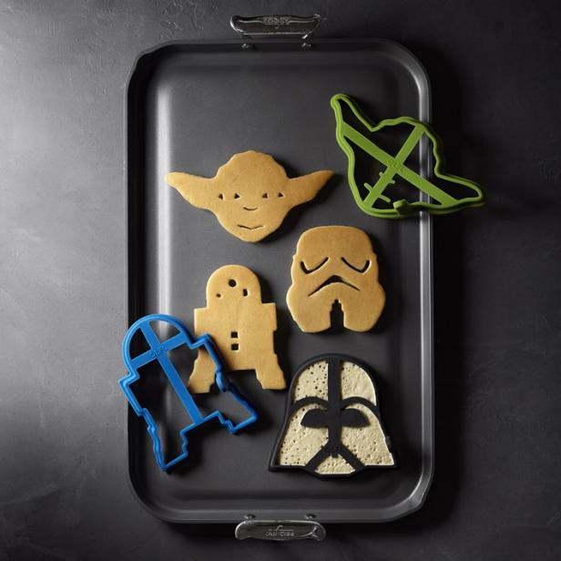 12 Star Wars Themed Kitchen Gadgets - Spanglish Spoon  Kitchen themes, Star  wars theme, Star wars kitchen gadgets