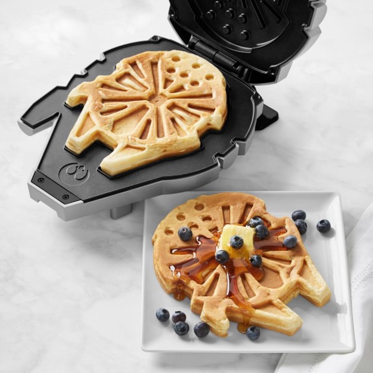 Waffle Maker, Snowflake-Shaped Waffles
