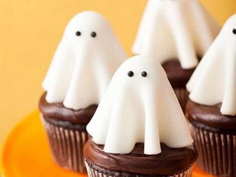 Make Spooktacular Halloween Cupcakes This Year With These Essentials