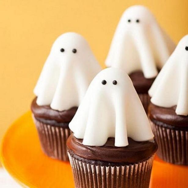 Everything You Need To Make Halloween Cupcakes Food Network Halloween Party Ideas And Recipes Food Network Food Network