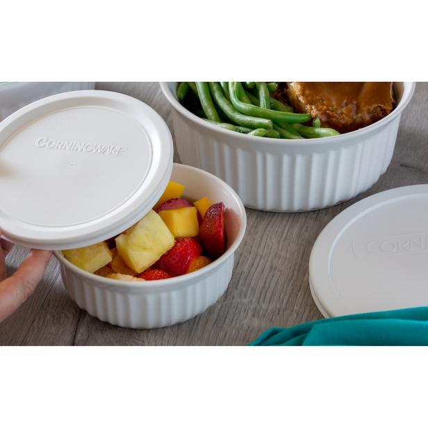 https://food.fnr.sndimg.com/content/dam/images/food/products/2020/3/23/rx_corningware-french-white-18-pc-bakeware-set.jpeg.rend.hgtvcom.616.616.suffix/1584994551488.jpeg