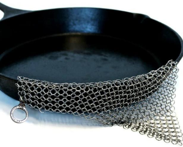 BabriInta Cast Iron Scrubber 6 Inch Stainless Steel Scrubber Cast Iron  Cleaner Household Chain Scrubber for Cast Iron Pans, Skillet, Wok, Pot,  Dutch