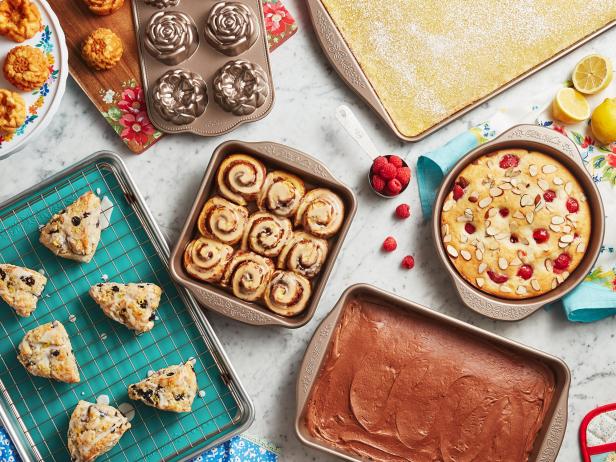 Pioneer Woman Launches New Bakeware Line at Walmart | FN ...