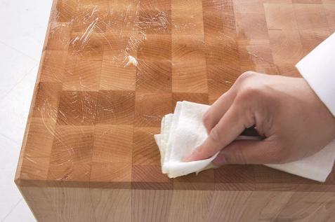 Cleaning Cutting Boards 