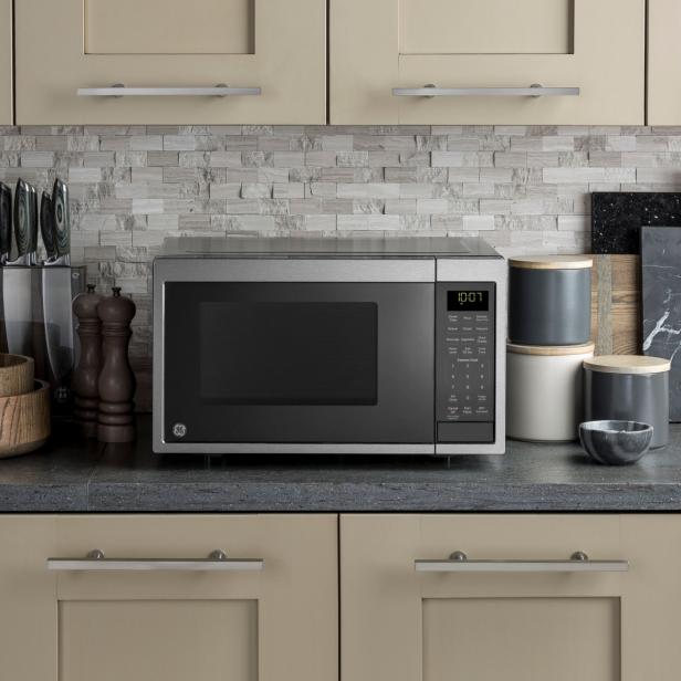 6 Best Microwaves 2022 Reviewed, Best Small Countertop Microwave Ovens