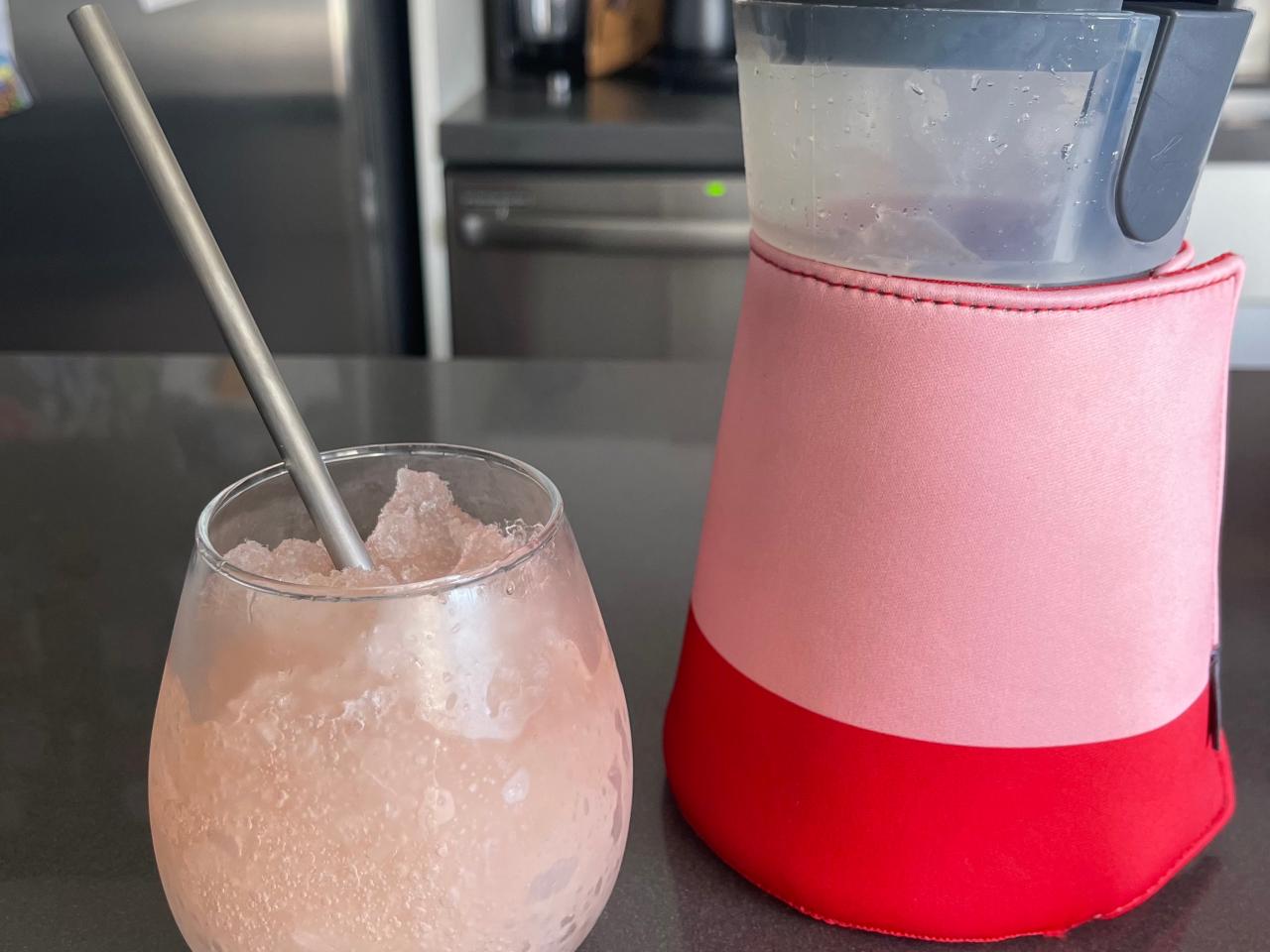 Glass cold drink with lid straw sealed jar juice milkshake drink