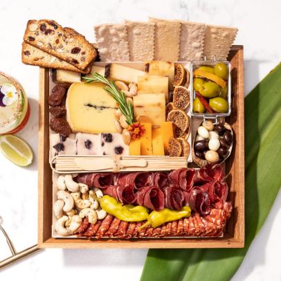Portable Travel Charcuterie Board with Lid, Refrigerator Food