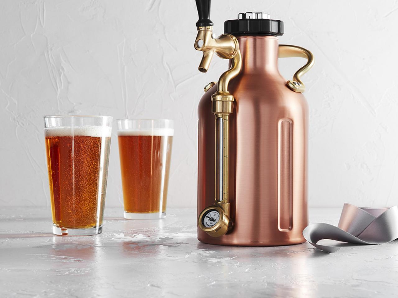 Stanley Classic Growler  Key Features of this beer lovers fan