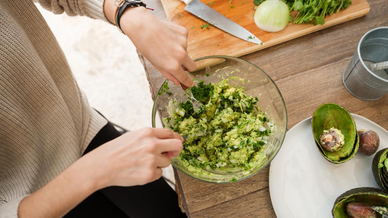 How to Make Guacamole, Cooking School