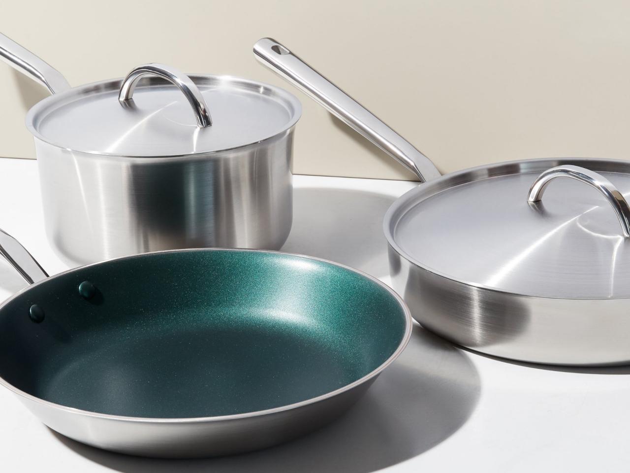 Get 20% off a Misen Nonstick Pan and a free spatula now