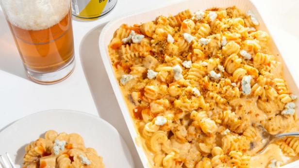 These 17 Food of the Month Clubs Are the Gift That Keeps On Giving