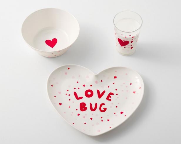 https://food.fnr.sndimg.com/content/dam/images/food/products/2023/1/19/rx_pottery-barn-kids-love-bug-set.jpeg.rend.hgtvcom.616.493.suffix/1674160100719.jpeg