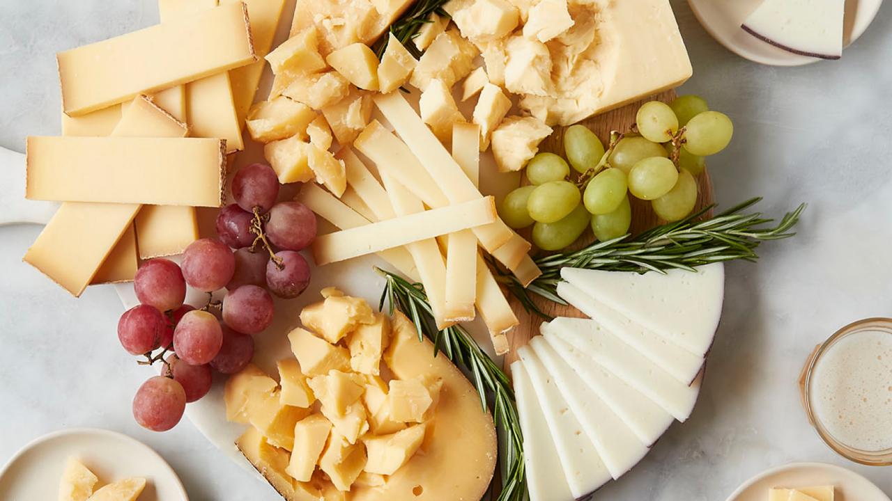 The Cheddar Cheese Taste Test: We Tried 8 Brands and Here's Our Favorite