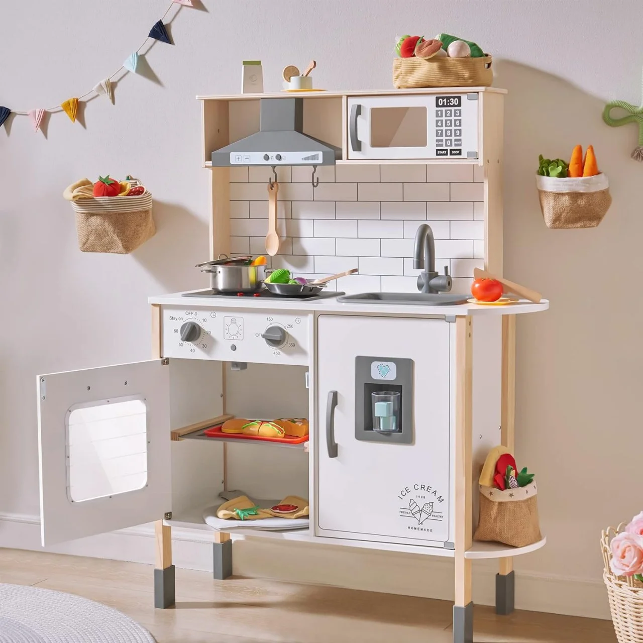 Best play kitchen for 4 year old sales