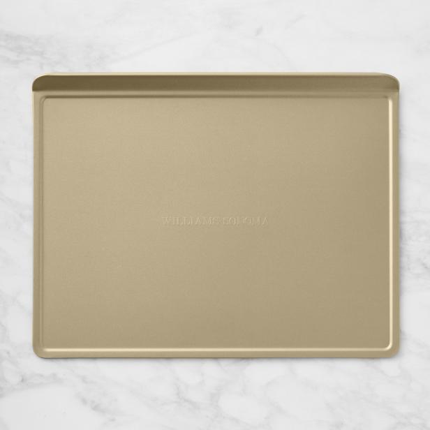 https://food.fnr.sndimg.com/content/dam/images/food/products/2023/3/1/rx_williams-sonoma-goldtouch-pro-nonstick-non-corrugated-cookie-sheet.jpeg.rend.hgtvcom.616.616.suffix/1677681860336.jpeg