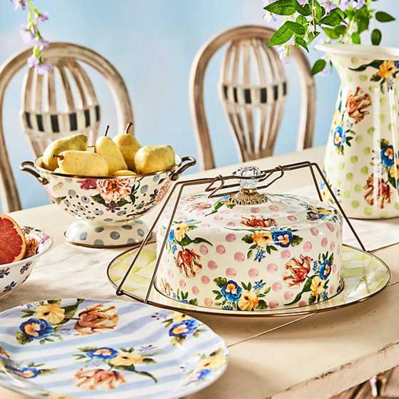 https://food.fnr.sndimg.com/content/dam/images/food/products/2023/4/19/rx_mackenzie-childs-wildflowers-enamel-cake-carrier.jpeg.rend.hgtvcom.1280.1280.suffix/1681936733807.jpeg