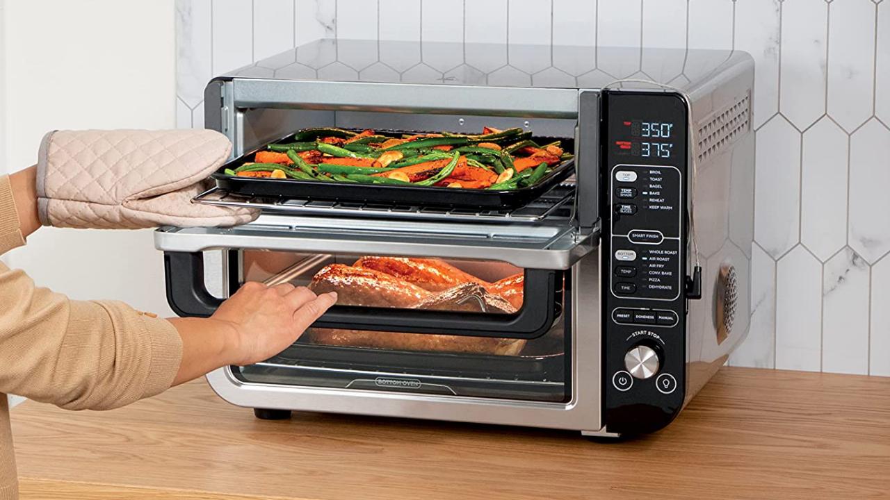 https://food.fnr.sndimg.com/content/dam/images/food/products/2023/6/1/rx_ninja-double-oven-review.jpg.rend.hgtvcom.1280.720.suffix/1685647864981.jpeg