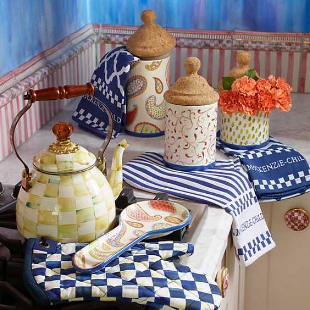 https://food.fnr.sndimg.com/content/dam/images/food/products/2023/7/20/rx_blue--white-zig-zag-dish-towels---set-of-3.jpeg.rend.hgtvcom.616.616.suffix/1689857063090.jpeg