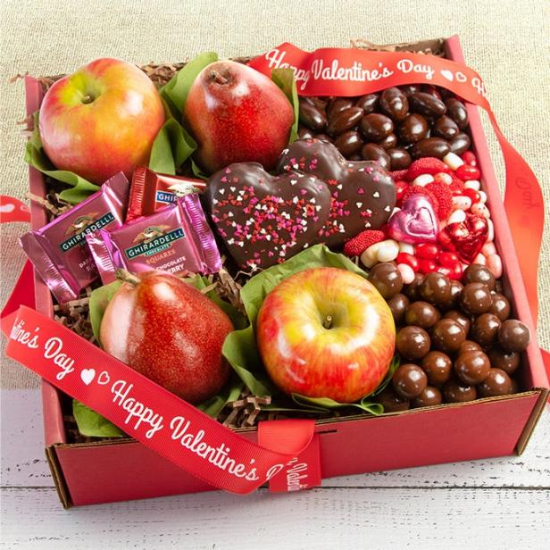 Buy eCraftIndia Multicolor Valentine Gift Set at Best Price @ Tata CLiQ